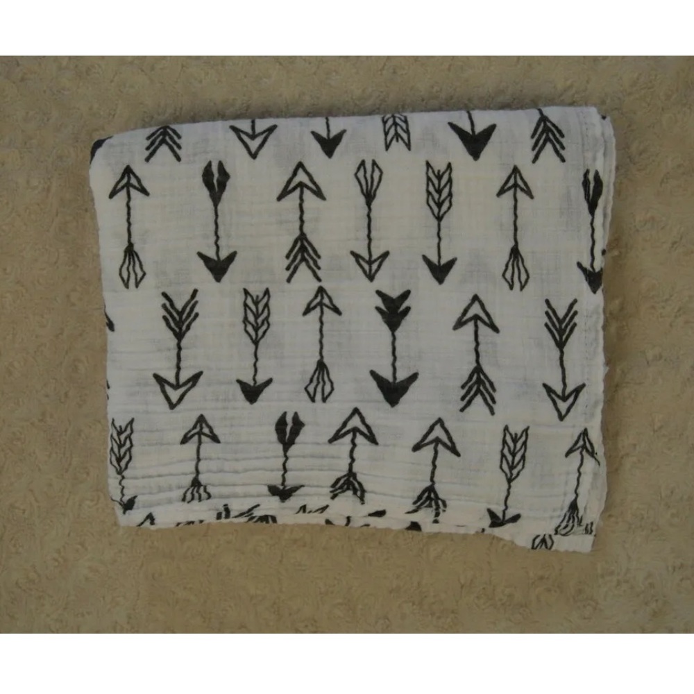 Little Journey Arrows Print Baby Swaddle Blanket Black White Muslin Cotton Aldi